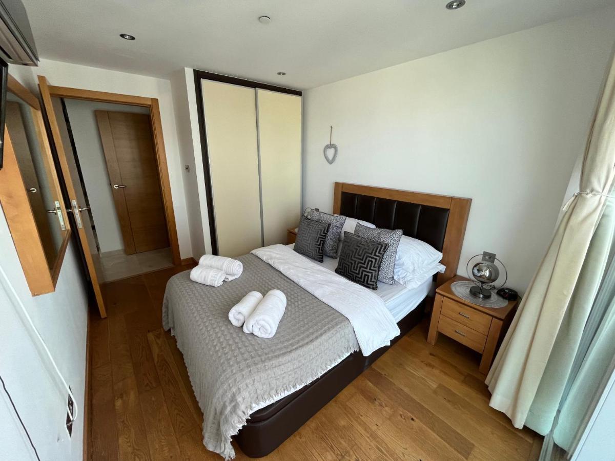 Ocean Village Lovely 2 Bedroom Apartment Гибралтар Екстериор снимка