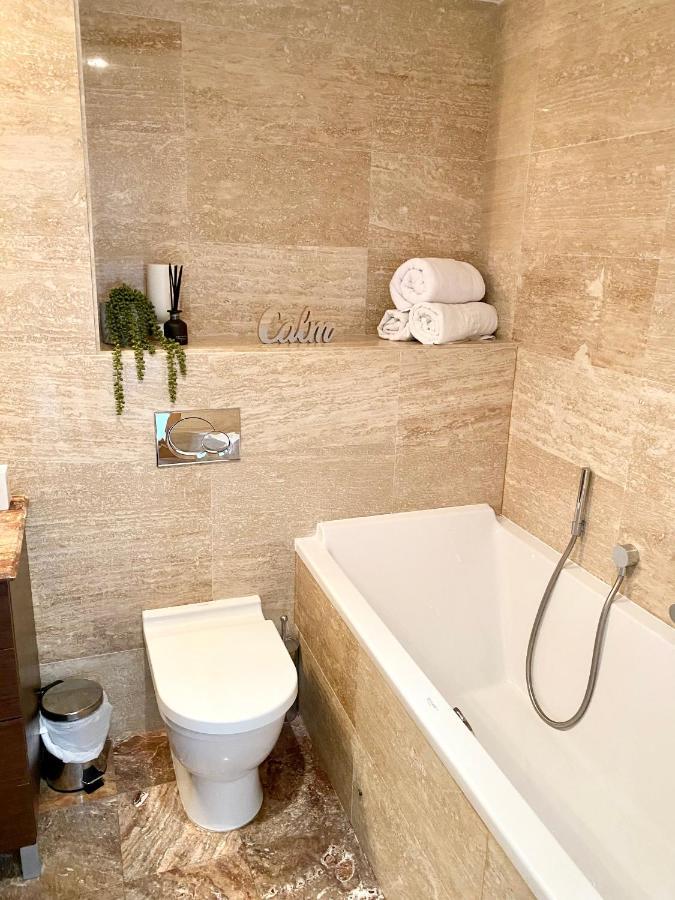 Ocean Village Lovely 2 Bedroom Apartment Гибралтар Екстериор снимка