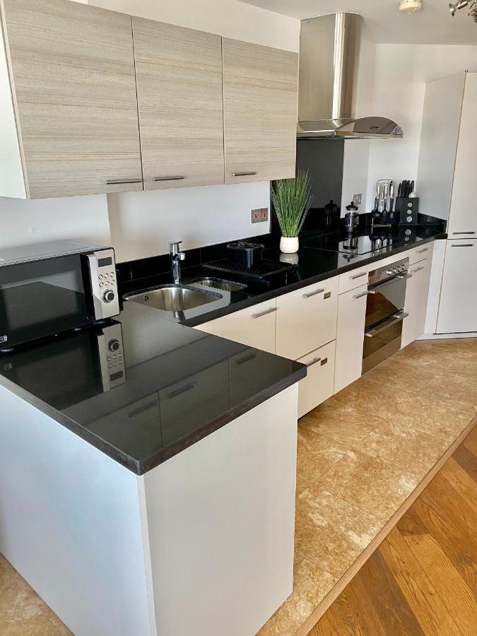 Ocean Village Lovely 2 Bedroom Apartment Гибралтар Екстериор снимка